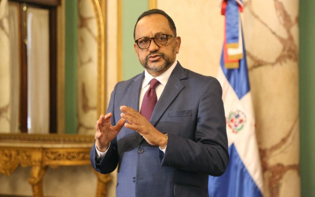 Consultor jurídico afirma es el momento oportuno para una reforma a la Constitución; llama a la sensatez y voluntad política de la oposición