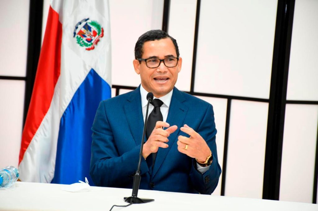 Vicepresidente del PRM Eddy Olivares informa que la estructura perremeista llevará ante el Congreso Nacional una propuesta de reforma a leyes ‘’Electoral y de Partidos’’; dice: ‘’Liderazgo político debe ahora poner de su parte para que se aprueben esos cambios’’