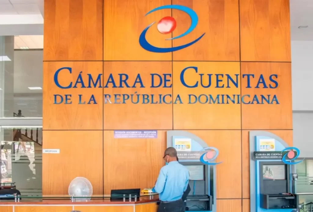 Presidente de la Cámara de Diputados Alfredo Pacheco deposita proyecto para crear comisión que investigue la Cámara de Cuentas