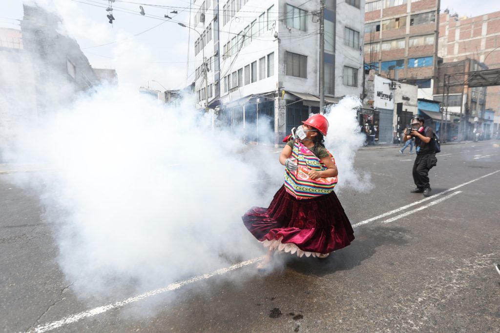 Perú termina la celebración de sus 202 años de independencia con tumultos en Lima