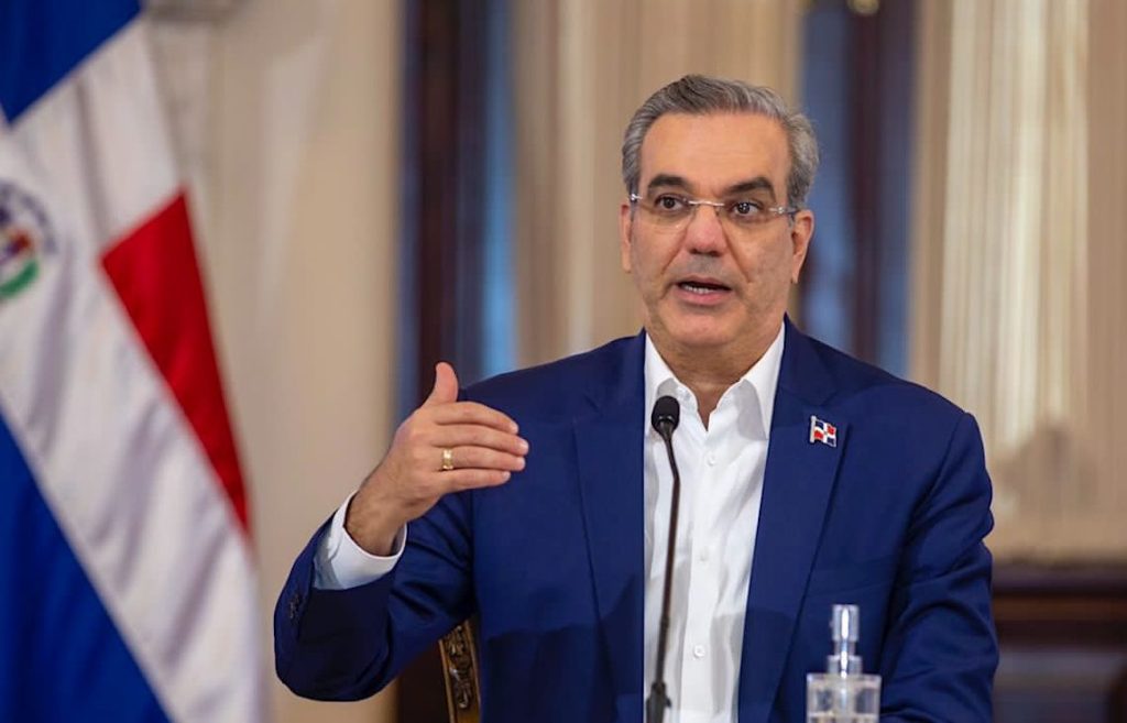 #VIDEO Gobernante Luis Abinader llama al pueblo dominicano a no mirar pa’ tras para que no vuelva la corrupción, la impunidad, el despilfarro y el retroceso al país