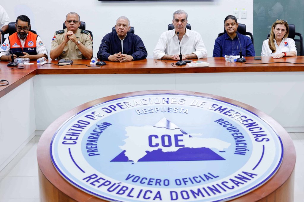 Presidente Luis Abinader encabeza reunión con los organismos de emergencias para prevenir y evitar que lluvias provoquen pérdidas humanas