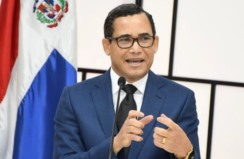 El Ministro de Trabajo, Eddy Olivares afirma reforma laboral será aprobada