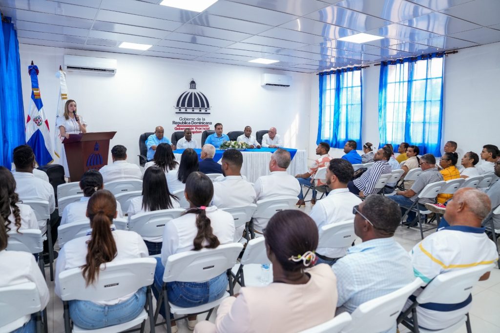 Instituto Nacional de Bienestar Estudiantil juramenta nuevos encargados regionales en Montecristi y Dajabón para mejorar atención a la comunidad educativa