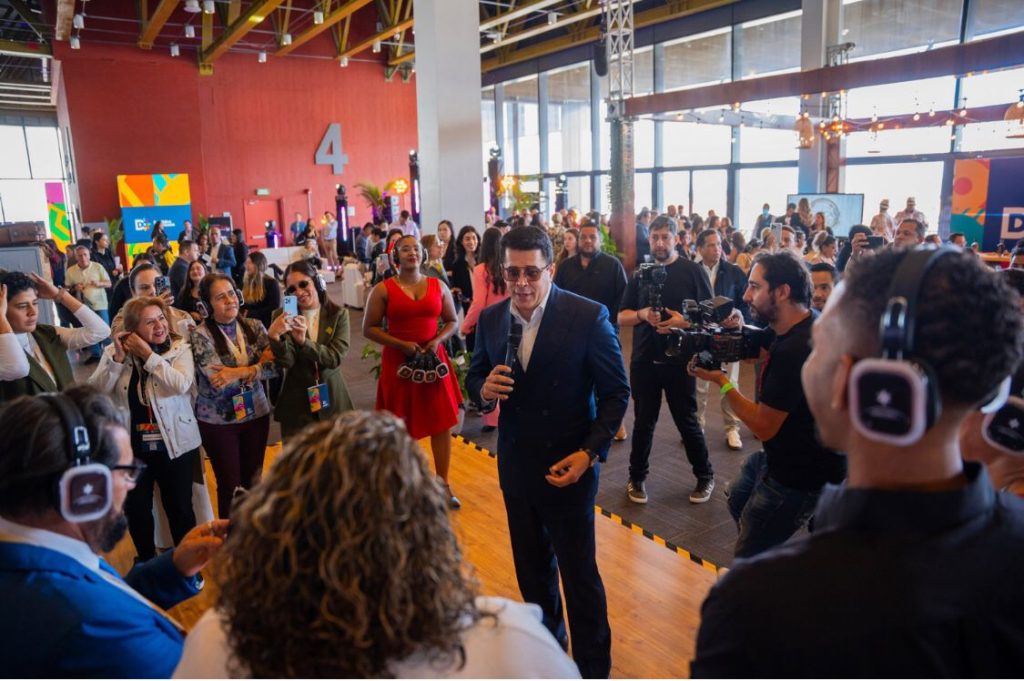 Ministro David Collado presenta en Colombia: “Conoce el Paraíso”, plataforma turística para garantizar visitantes latinoamericanos a República Dominicana