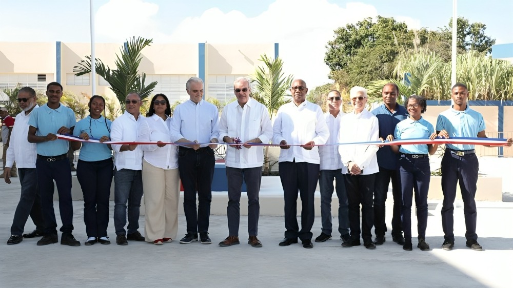 Abinader pone fin a 12 años de espera e inaugura Liceo Experimental UASD en Elías Piña