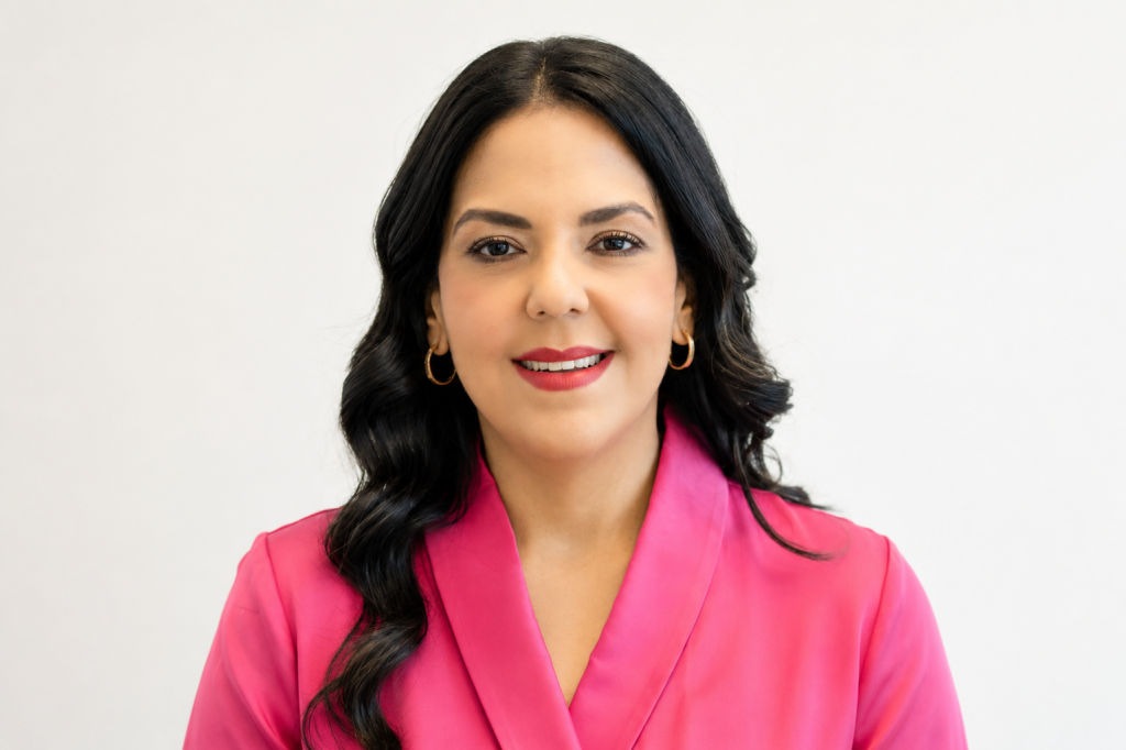 Presidente Luis Abinader nombra a Julia Muñiz Suberví como presidenta del Consejo de Administración de Autoridad Portuaria mediante Decreto 554-26