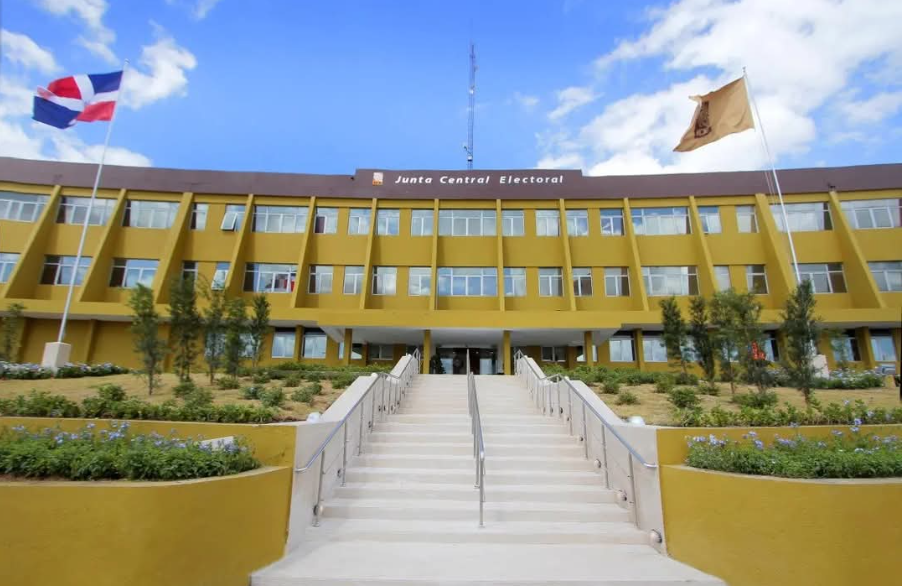 JCE fortalece su compromiso con el registro oportuno de nacimientos para garantizar el derecho a la identidad