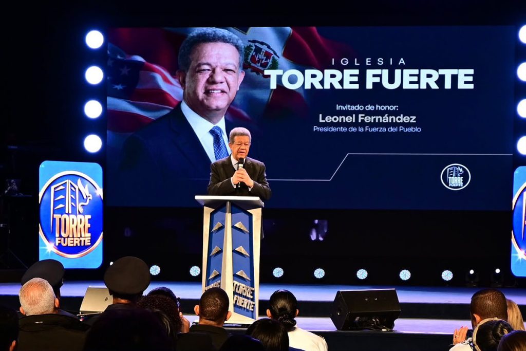 #VIDEO Expresidente Leonel Fernández declara que la labor de las iglesias es “imprescindible” y expresa que “es necesario volver el rostro hacia Dios”